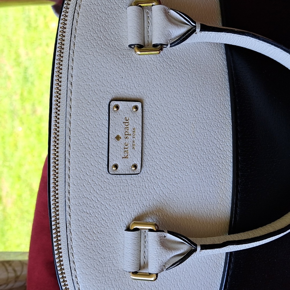 SOLD Kate Spade Soft White/ Black Pebble Leather Satchel/Crossbody EC - Picture 2 of 16